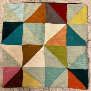 West Elm Patchwork pillow cover. 18 x 18“. Very good condition.